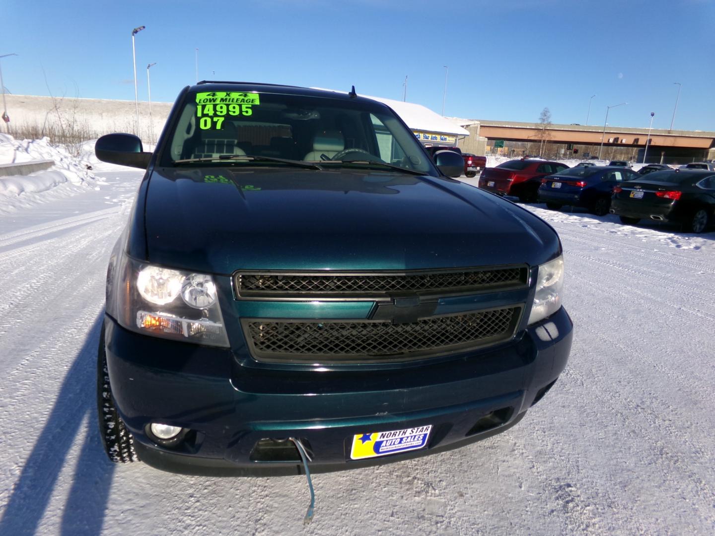 2007 Chevrolet Tahoe LS 4WD (1GNFK13037R) with an 5.3L V8 OHV 16V FFV engine, 4-Speed Automatic Overdrive transmission, located at 2630 Philips Field Rd., Fairbanks, AK, 99709, (907) 458-0593, 64.848068, -147.780609 - Photo#1